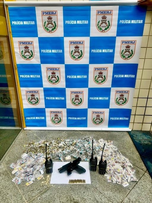 12º BPM recaptura foragido armado e apreende drogas na Comunidade do Jacaré